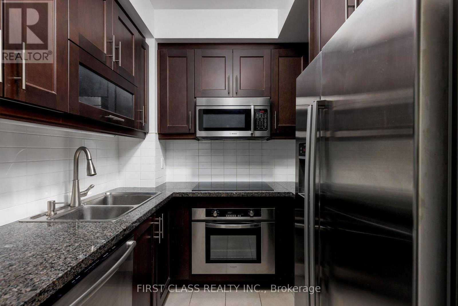 2208 - 35 Balmuto Street, Toronto, Ontario  M4Y 0A3 - Photo 12 - C13199804