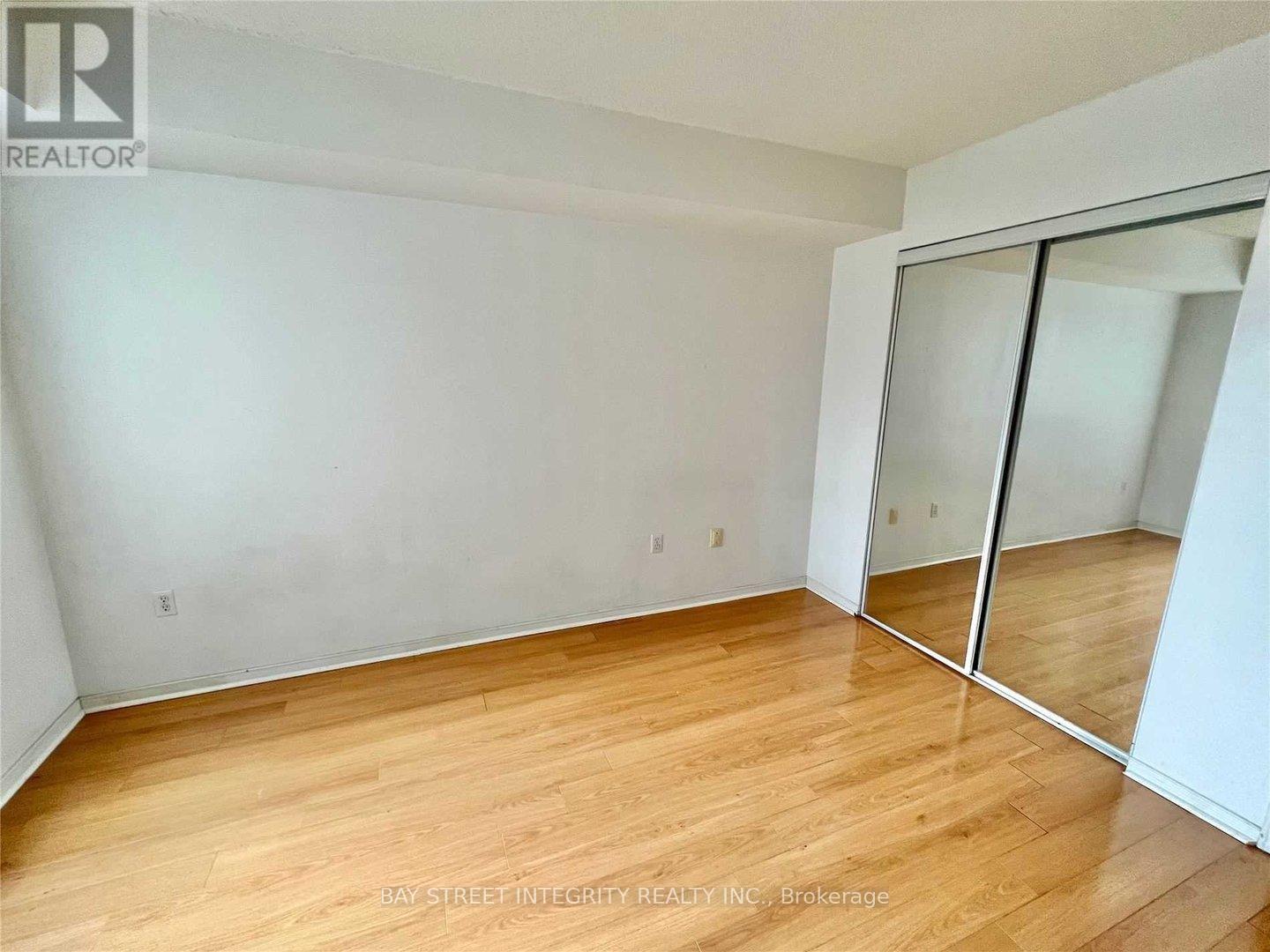 709 - 8 Pemberton Avenue, Toronto, Ontario  M2M 4K8 - Photo 14 - C13200032