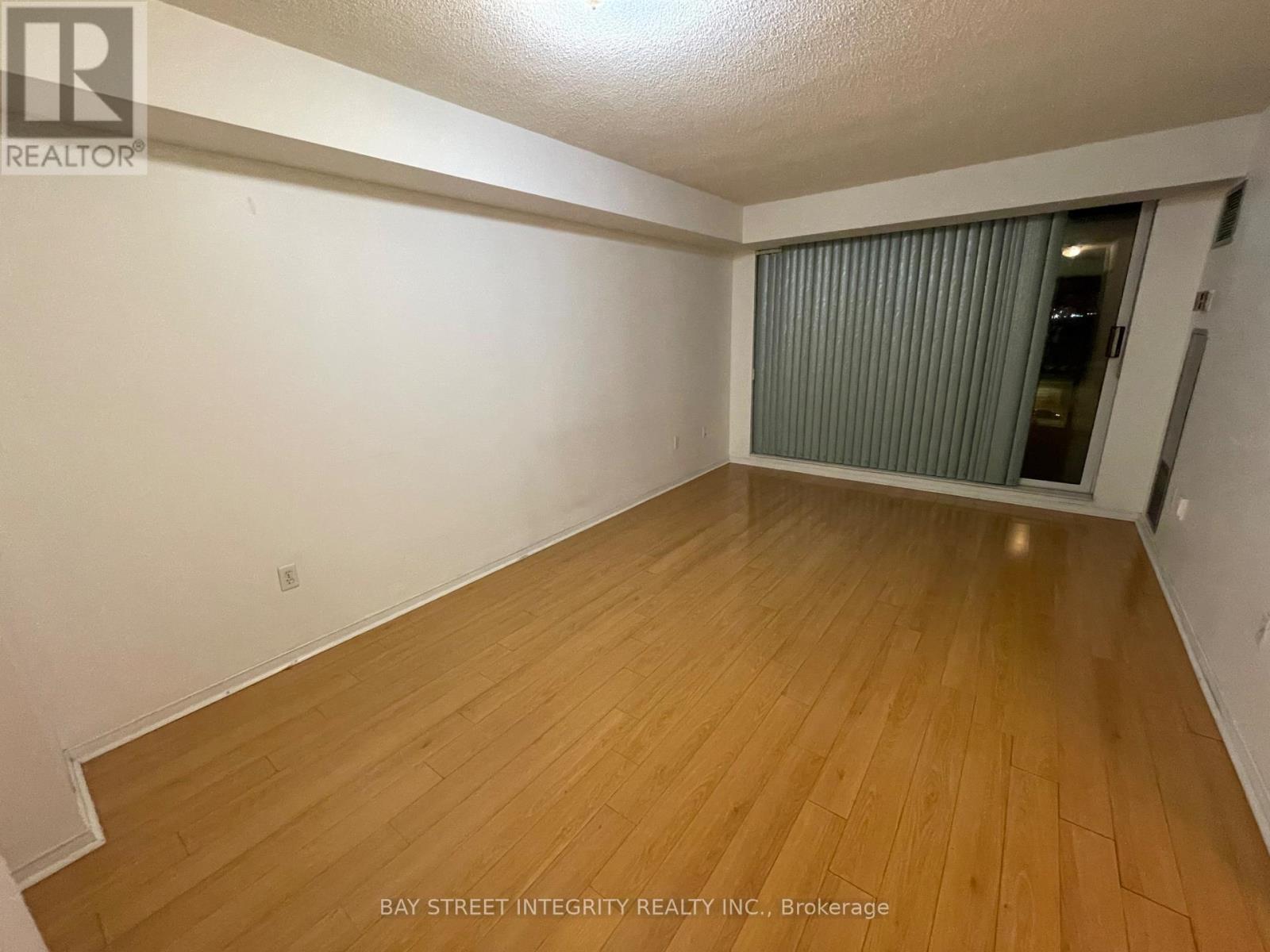 709 - 8 Pemberton Avenue, Toronto, Ontario  M2M 4K8 - Photo 2 - C13200032