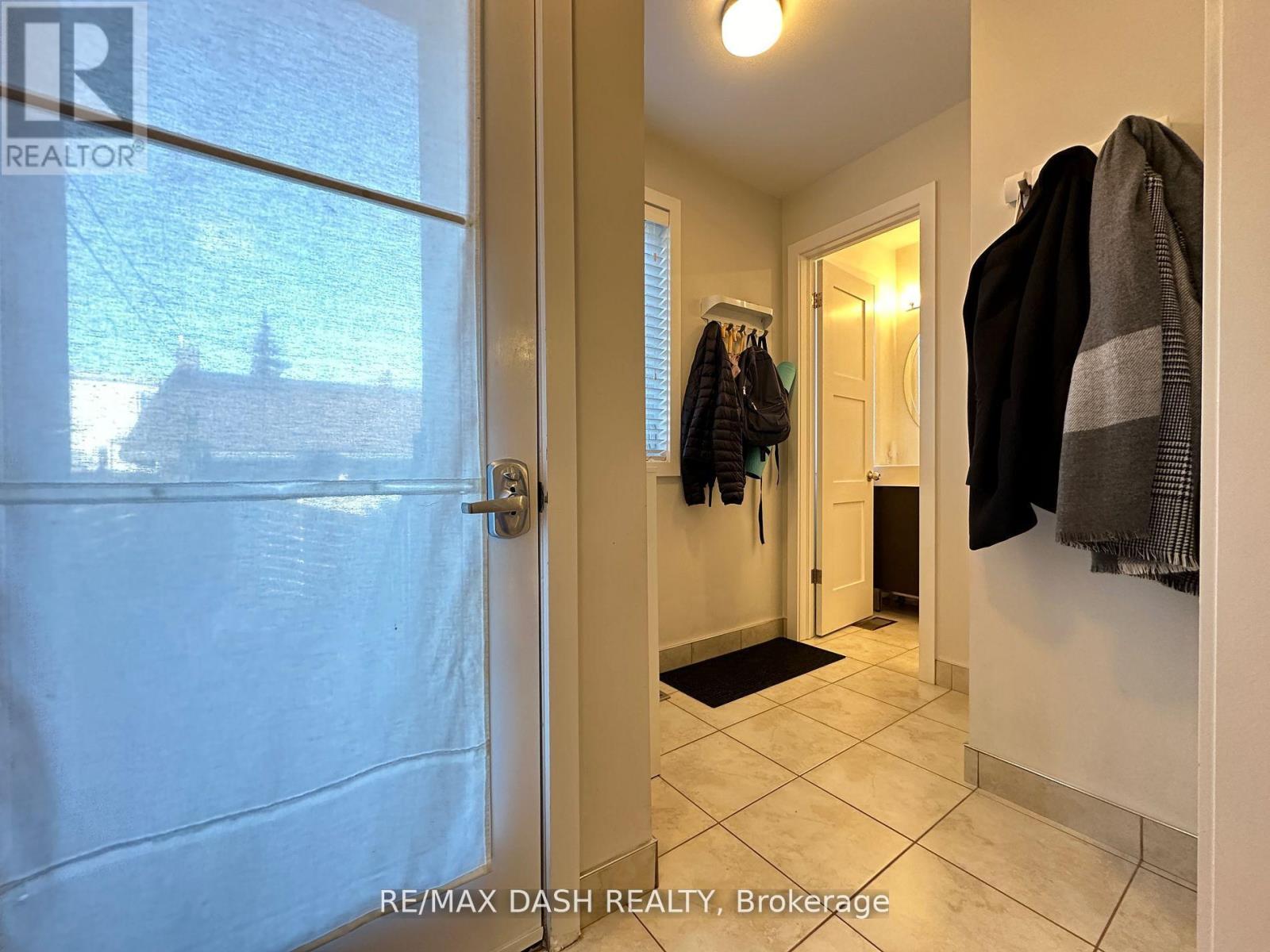 24 Berkshire Avenue, Toronto, Ontario  M4M 2Z6 - Photo 17 - E13199726
