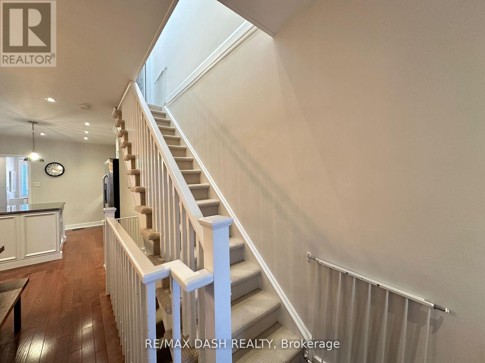 24 Berkshire Avenue, Toronto, Ontario  M4M 2Z6 - Photo 19 - E13199726