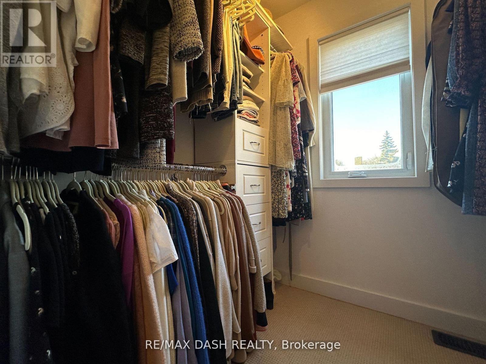 24 Berkshire Avenue, Toronto, Ontario  M4M 2Z6 - Photo 23 - E13199726