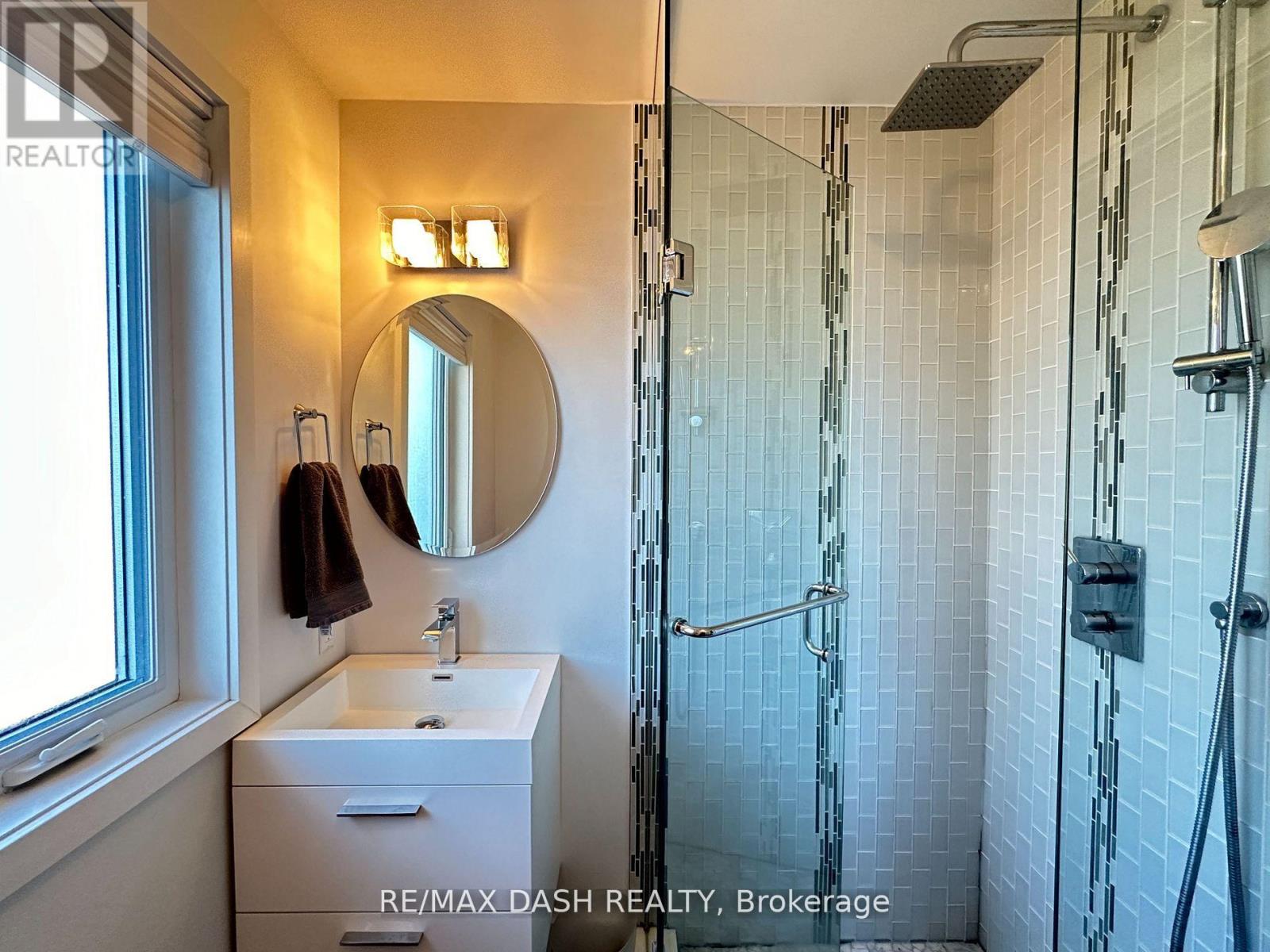24 Berkshire Avenue, Toronto, Ontario  M4M 2Z6 - Photo 26 - E13199726