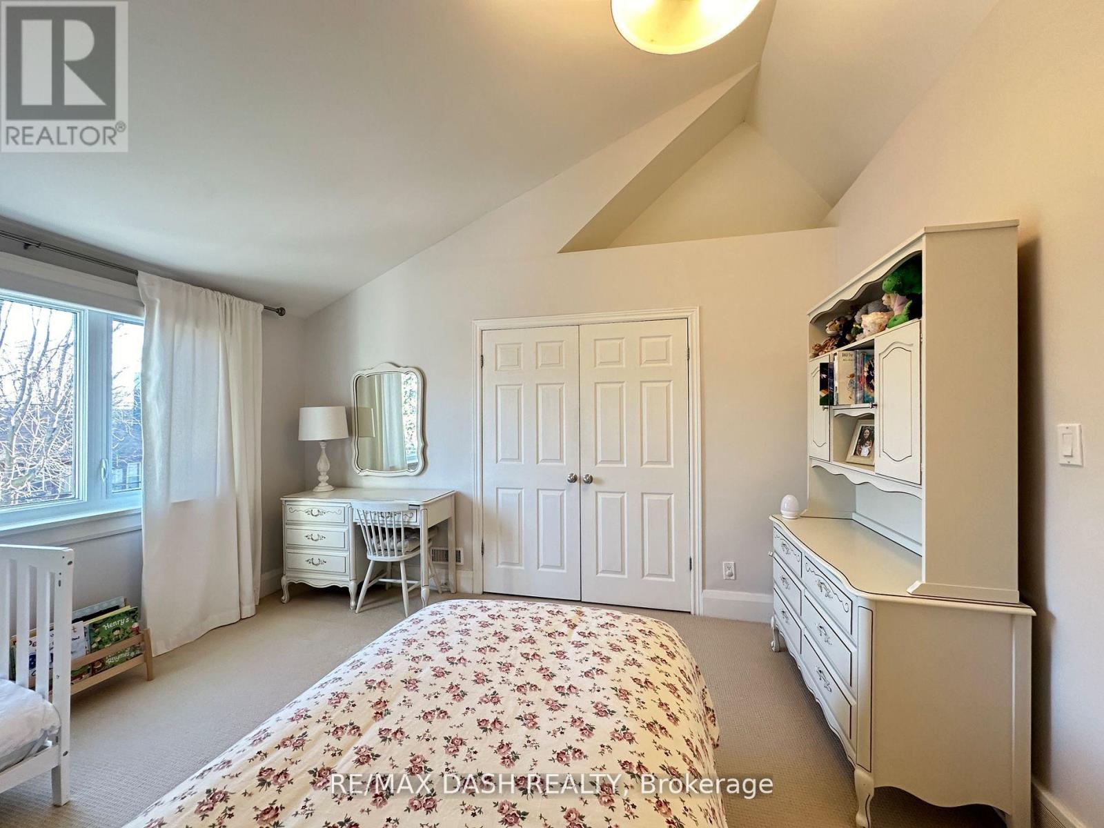 24 Berkshire Avenue, Toronto, Ontario  M4M 2Z6 - Photo 32 - E13199726