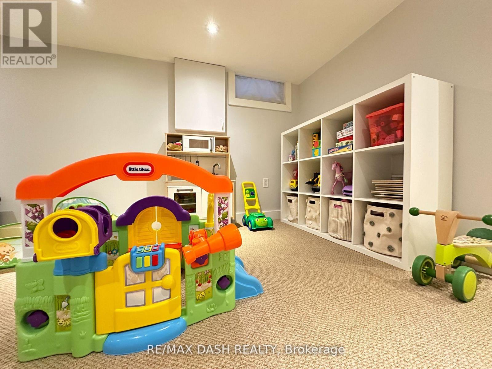 24 Berkshire Avenue, Toronto, Ontario  M4M 2Z6 - Photo 41 - E13199726