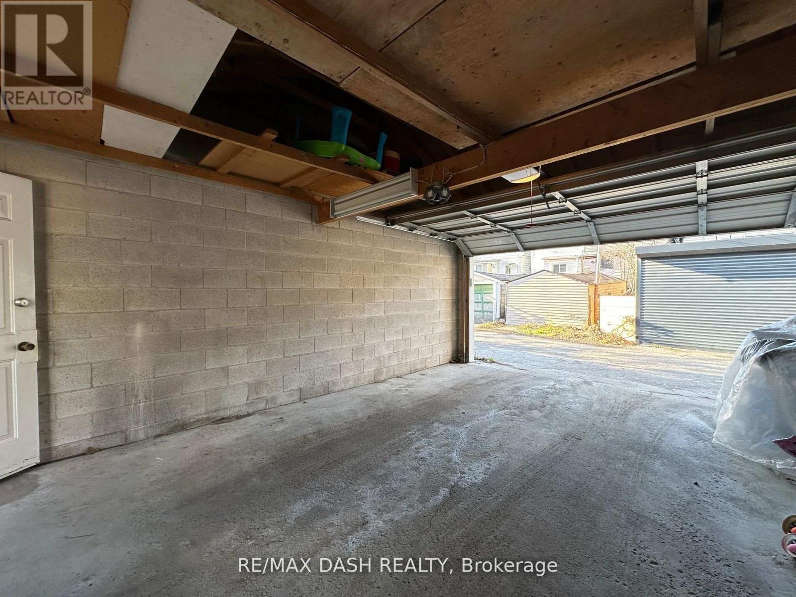 24 Berkshire Avenue, Toronto, Ontario  M4M 2Z6 - Photo 49 - E13199726