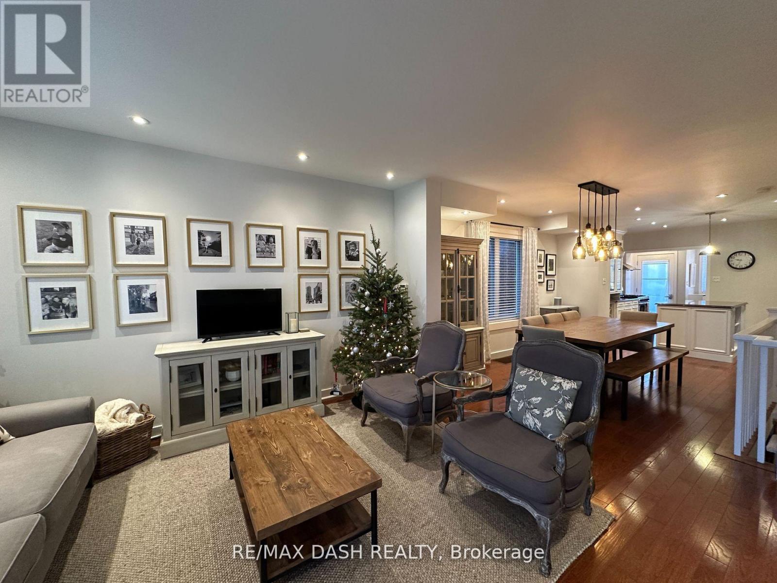 24 Berkshire Avenue, Toronto, Ontario  M4M 2Z6 - Photo 7 - E13199726