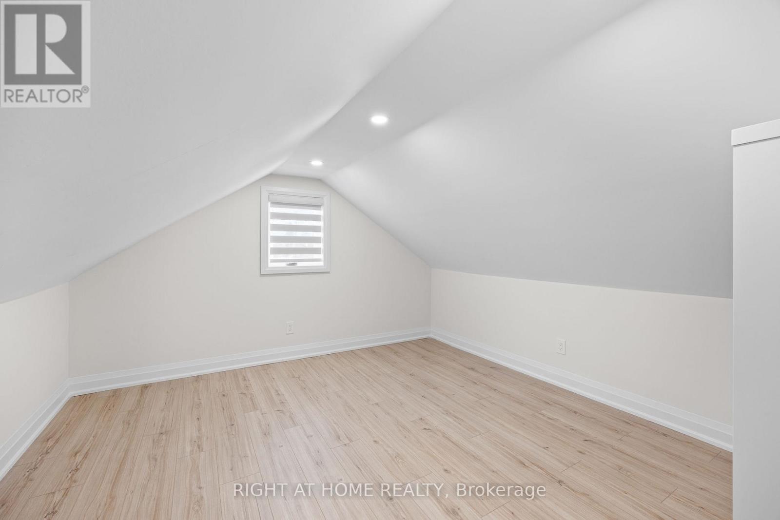 961 Victoria Park Avenue, Toronto, Ontario  M4B 2J4 - Photo 22 - E13199880