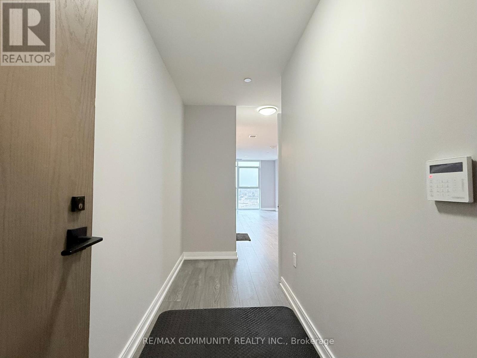1001 - 225 Village Green Square, Toronto, Ontario  M1S 0N4 - Photo 2 - E13200560