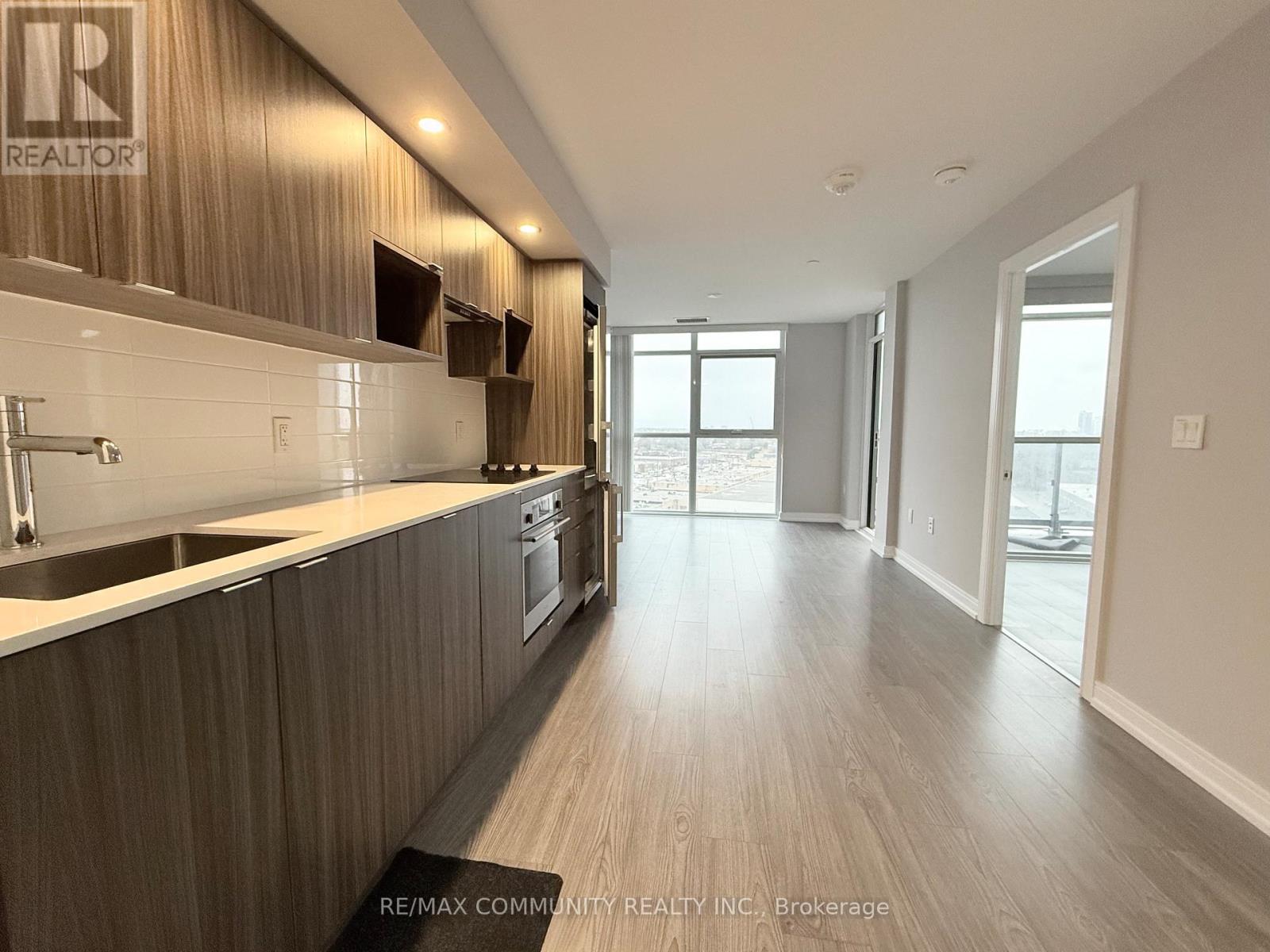 1001 - 225 Village Green Square, Toronto, Ontario  M1S 0N4 - Photo 4 - E13200560