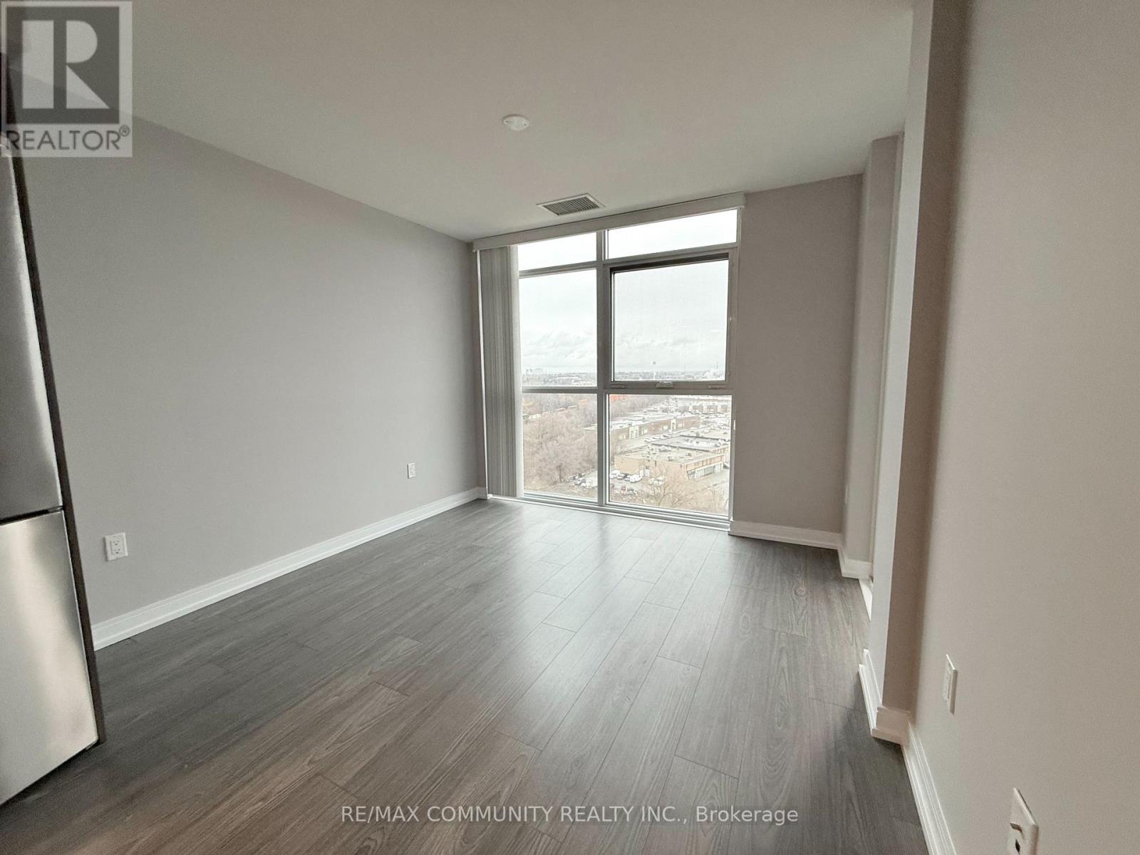1001 - 225 Village Green Square, Toronto, Ontario  M1S 0N4 - Photo 5 - E13200560