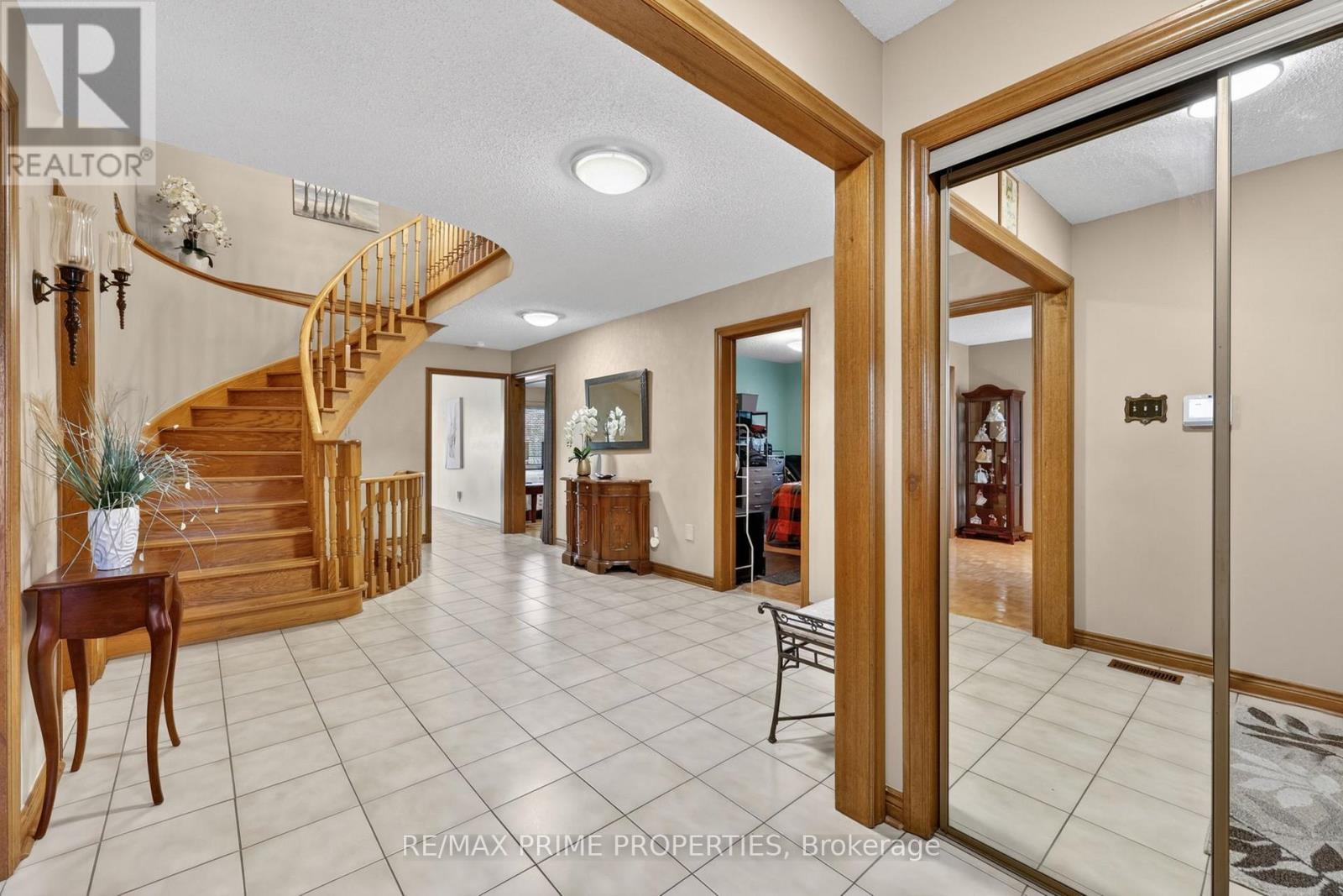 15 Jimston Drive, Markham, Ontario  L3R 6S4 - Photo 2 - N13199902