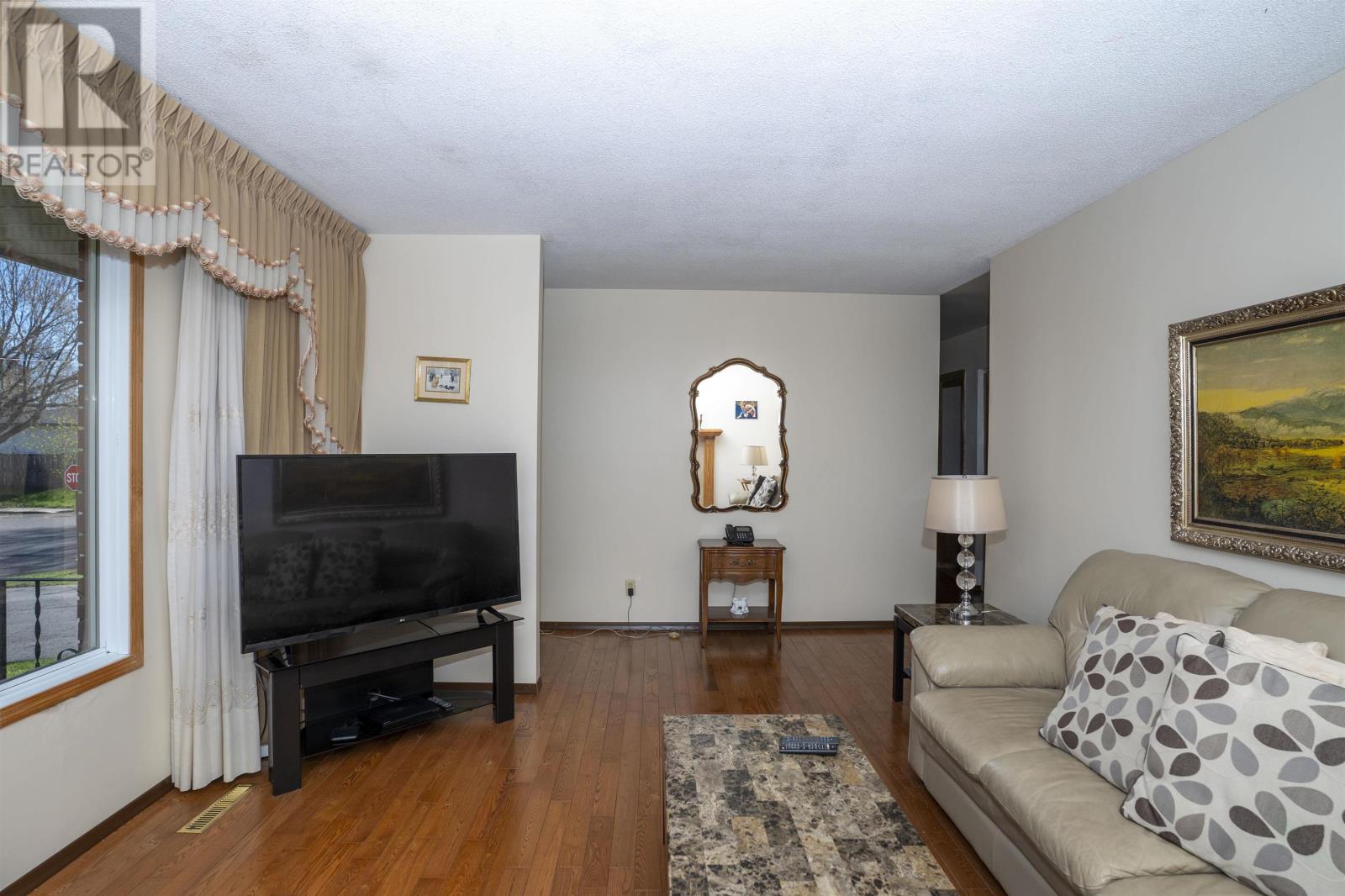 232 Kensington Dr, Thunder Bay, Ontario  P7C 2A8 - Photo 5 - TB2601228
