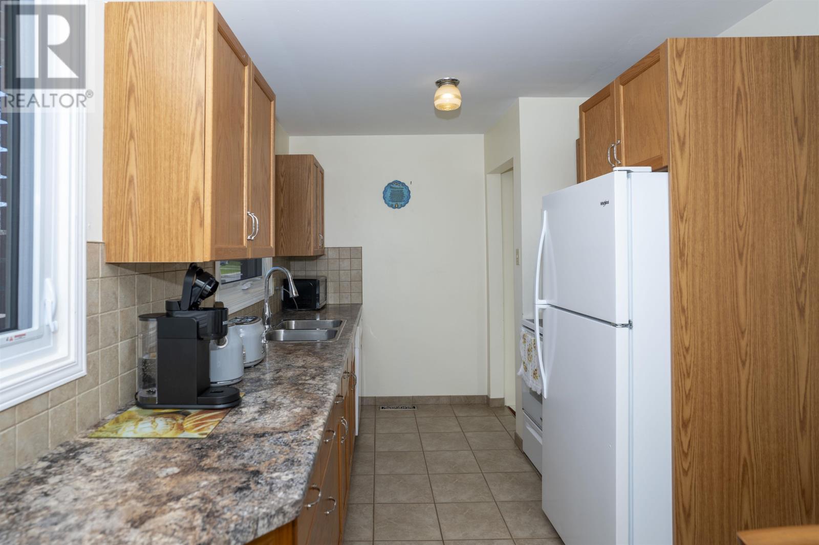 232 Kensington Dr, Thunder Bay, Ontario  P7C 2A8 - Photo 8 - TB2601228
