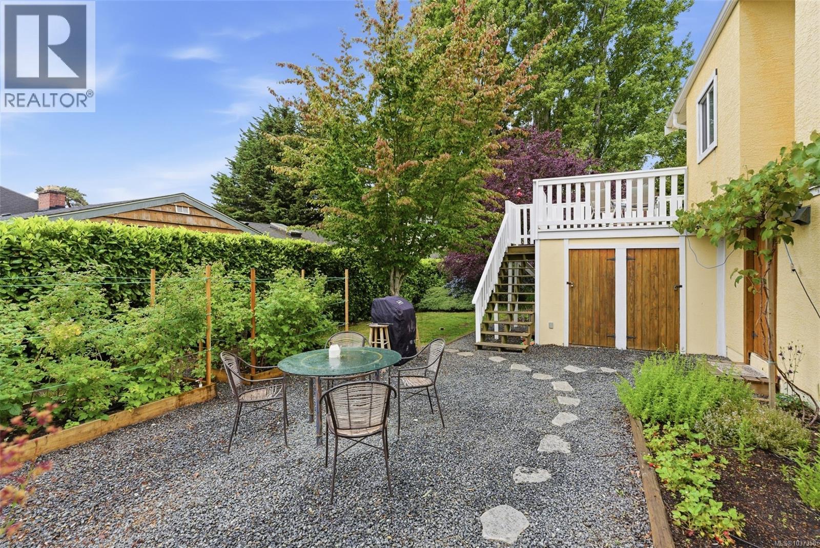 3130 Kingsley St, Saanich, British Columbia  V8P 4J4 - Photo 3 - 1037358
