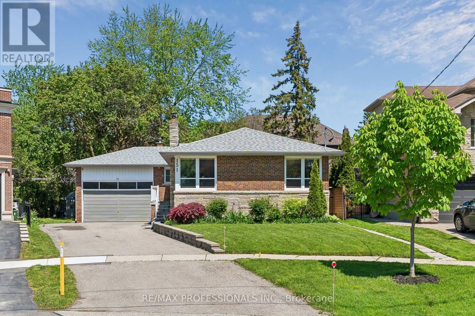 151 PERRY CRESCENT, Toronto, Ontario