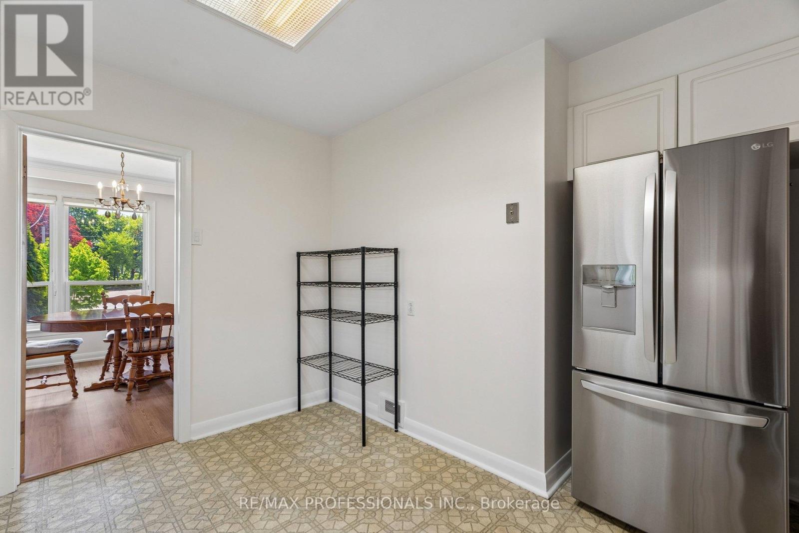 151 Perry Crescent, Toronto, Ontario  M9A 1K8 - Photo 19 - W13199128