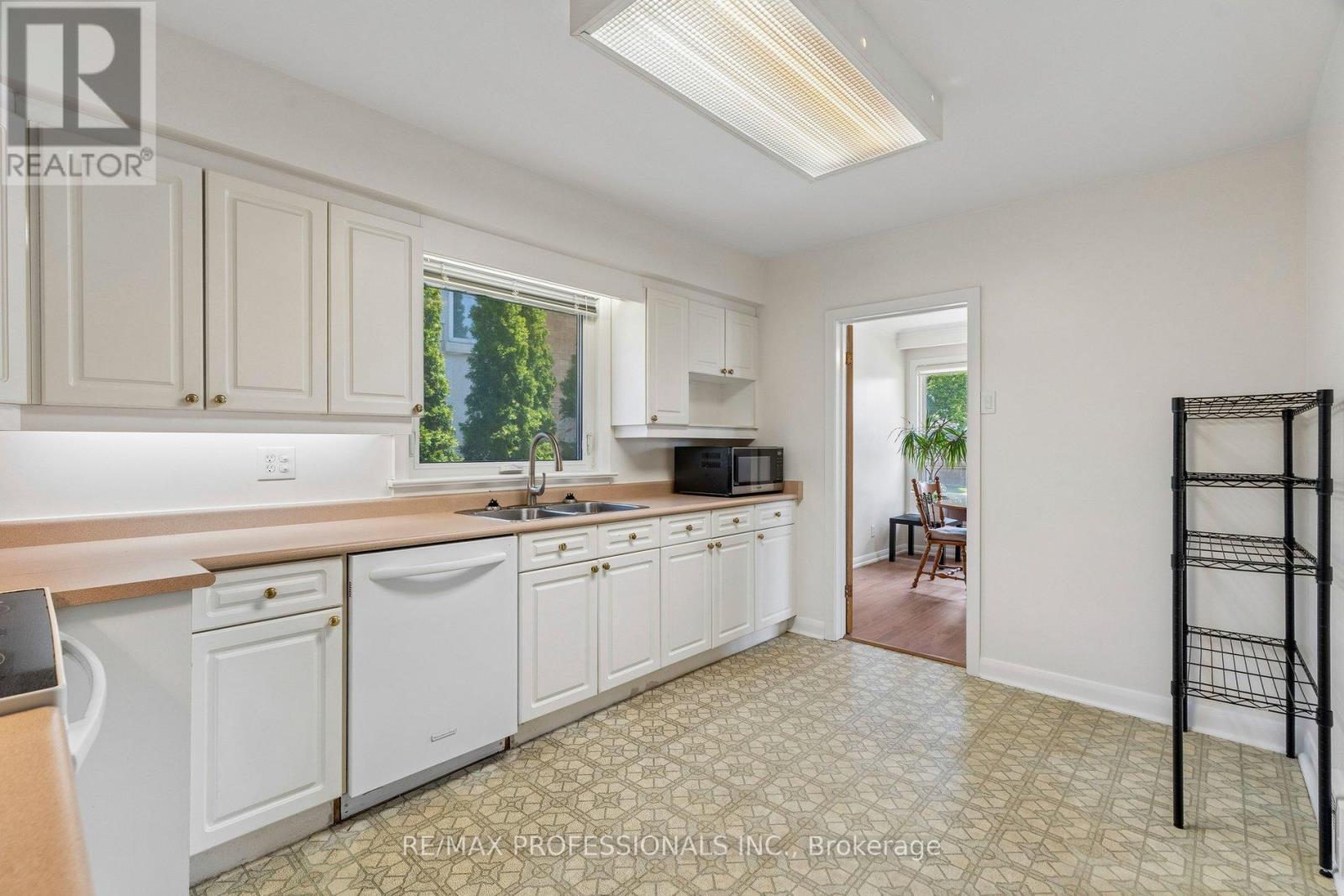 151 Perry Crescent, Toronto, Ontario  M9A 1K8 - Photo 20 - W13199128