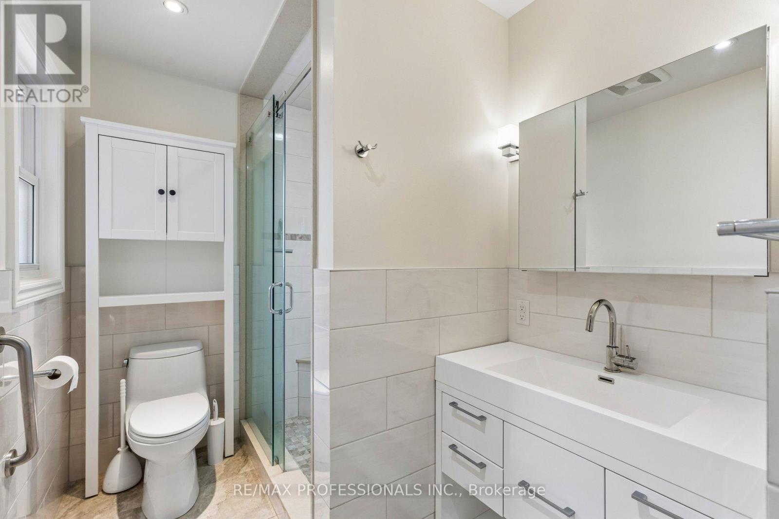 151 Perry Crescent, Toronto, Ontario  M9A 1K8 - Photo 22 - W13199128