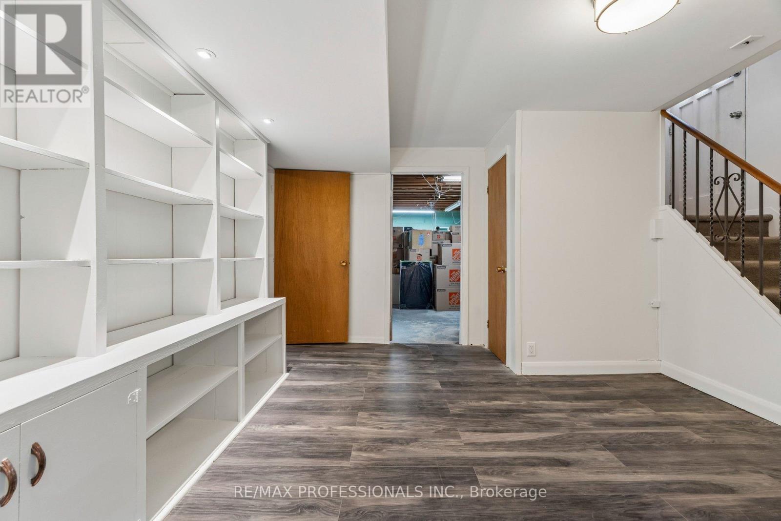 151 Perry Crescent, Toronto, Ontario  M9A 1K8 - Photo 32 - W13199128