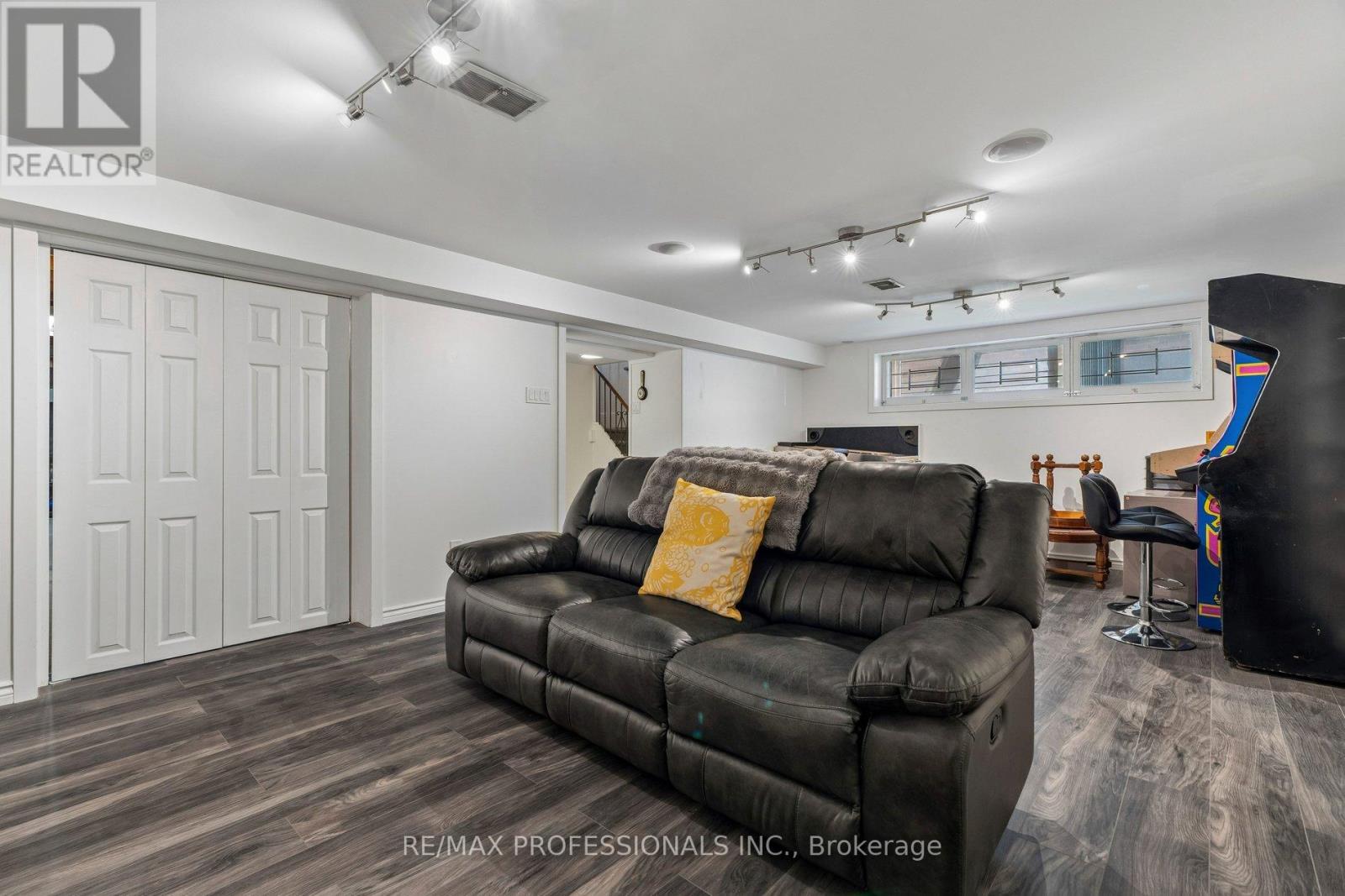 151 Perry Crescent, Toronto, Ontario  M9A 1K8 - Photo 37 - W13199128
