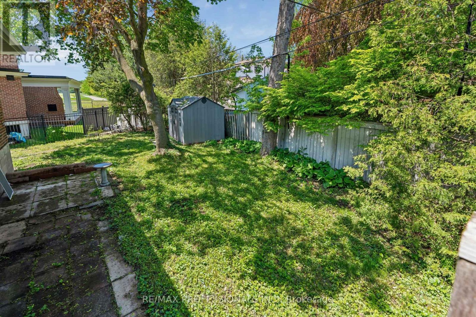 151 Perry Crescent, Toronto, Ontario  M9A 1K8 - Photo 42 - W13199128