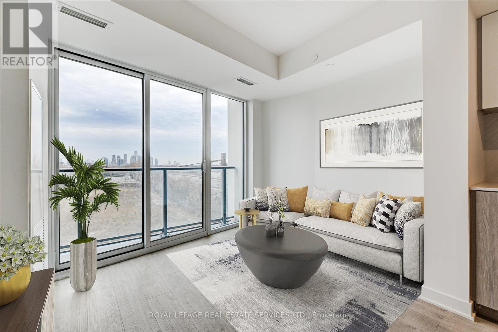 #523 - 36 Zorra Street, Toronto, Ontario  M8Z 4Z7 - Photo 3 - W13199228