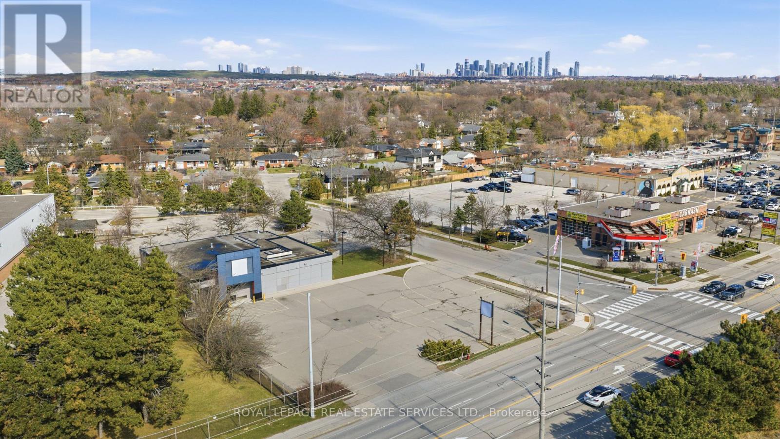 61 Queen Street N, Mississauga, Ontario  L5N 1A4 - Photo 11 - W13200232
