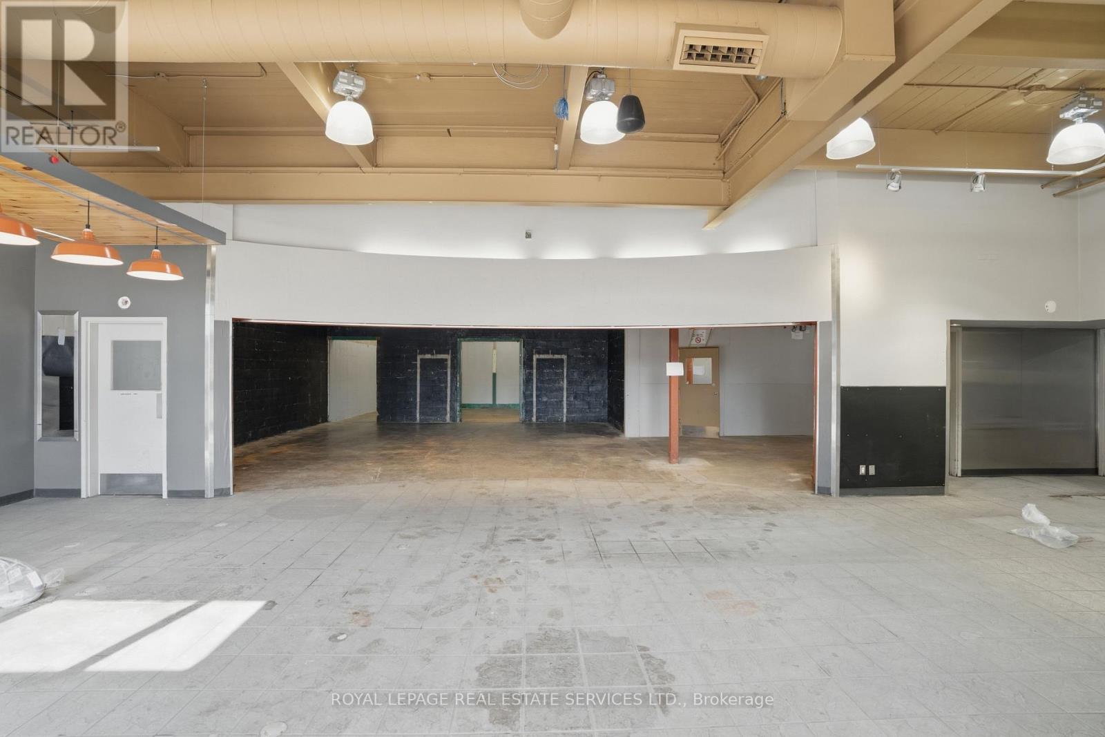 61 Queen Street N, Mississauga, Ontario  L5N 1A4 - Photo 16 - W13200232