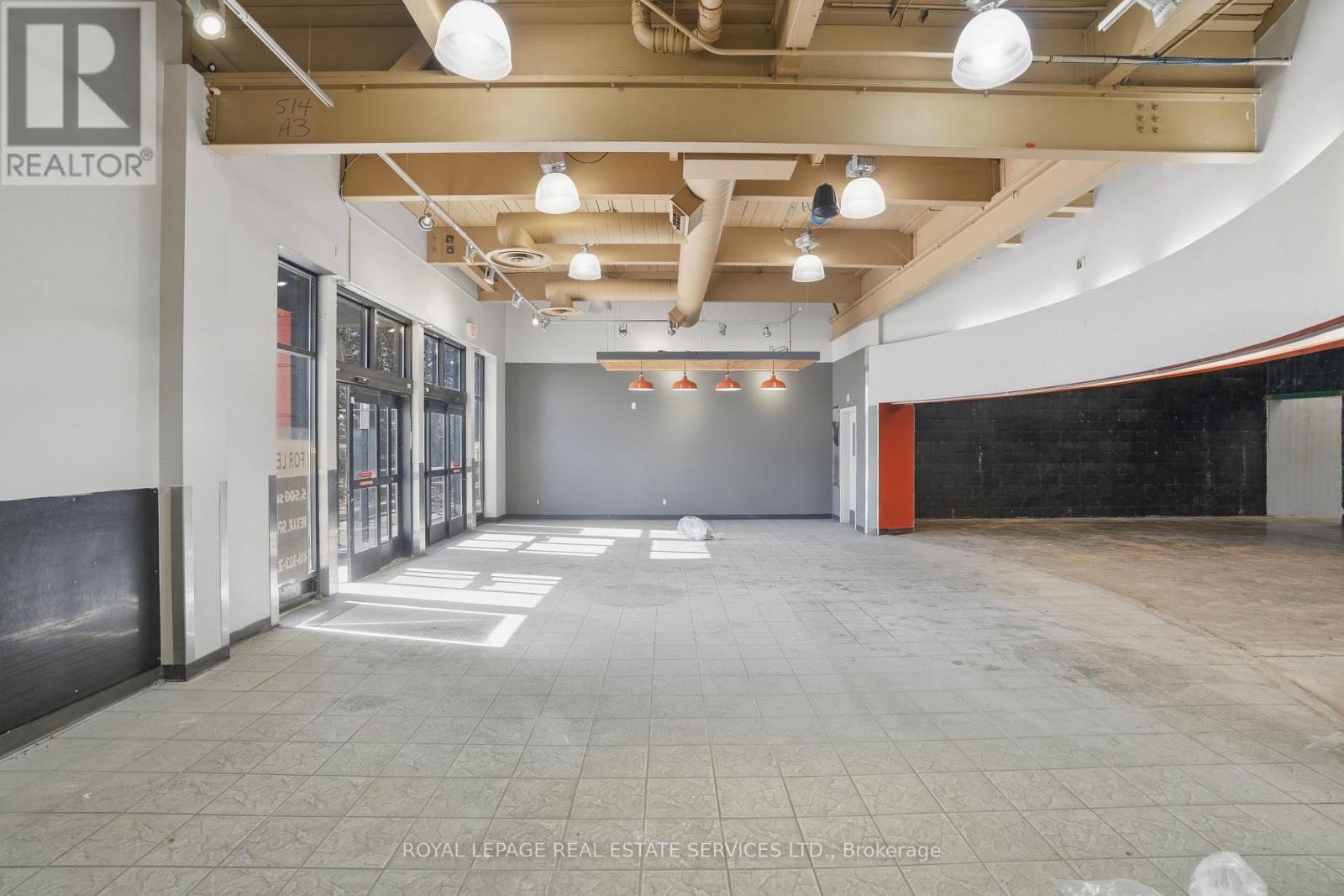 61 Queen Street N, Mississauga, Ontario  L5N 1A4 - Photo 18 - W13200232