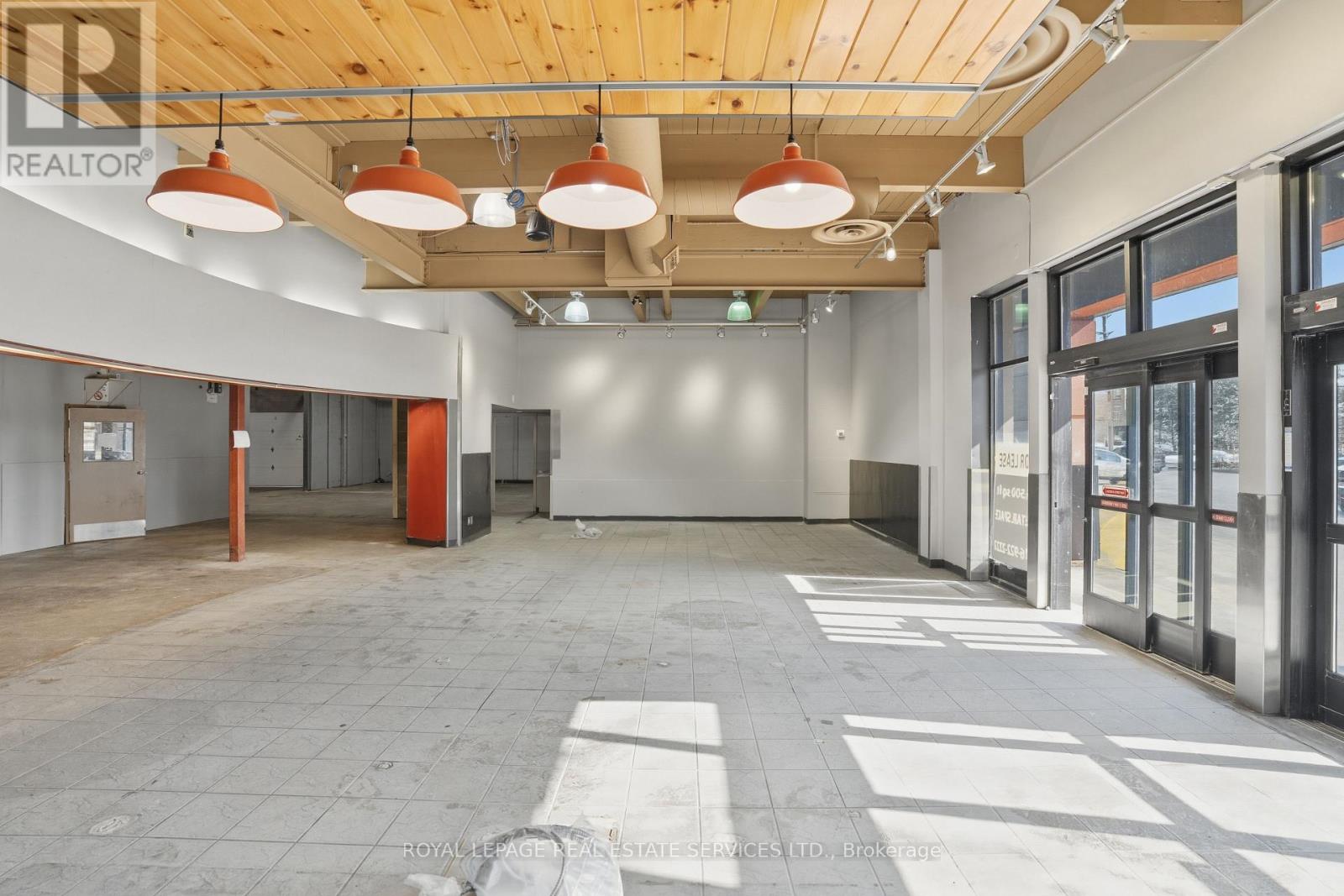 61 Queen Street N, Mississauga, Ontario  L5N 1A4 - Photo 19 - W13200232
