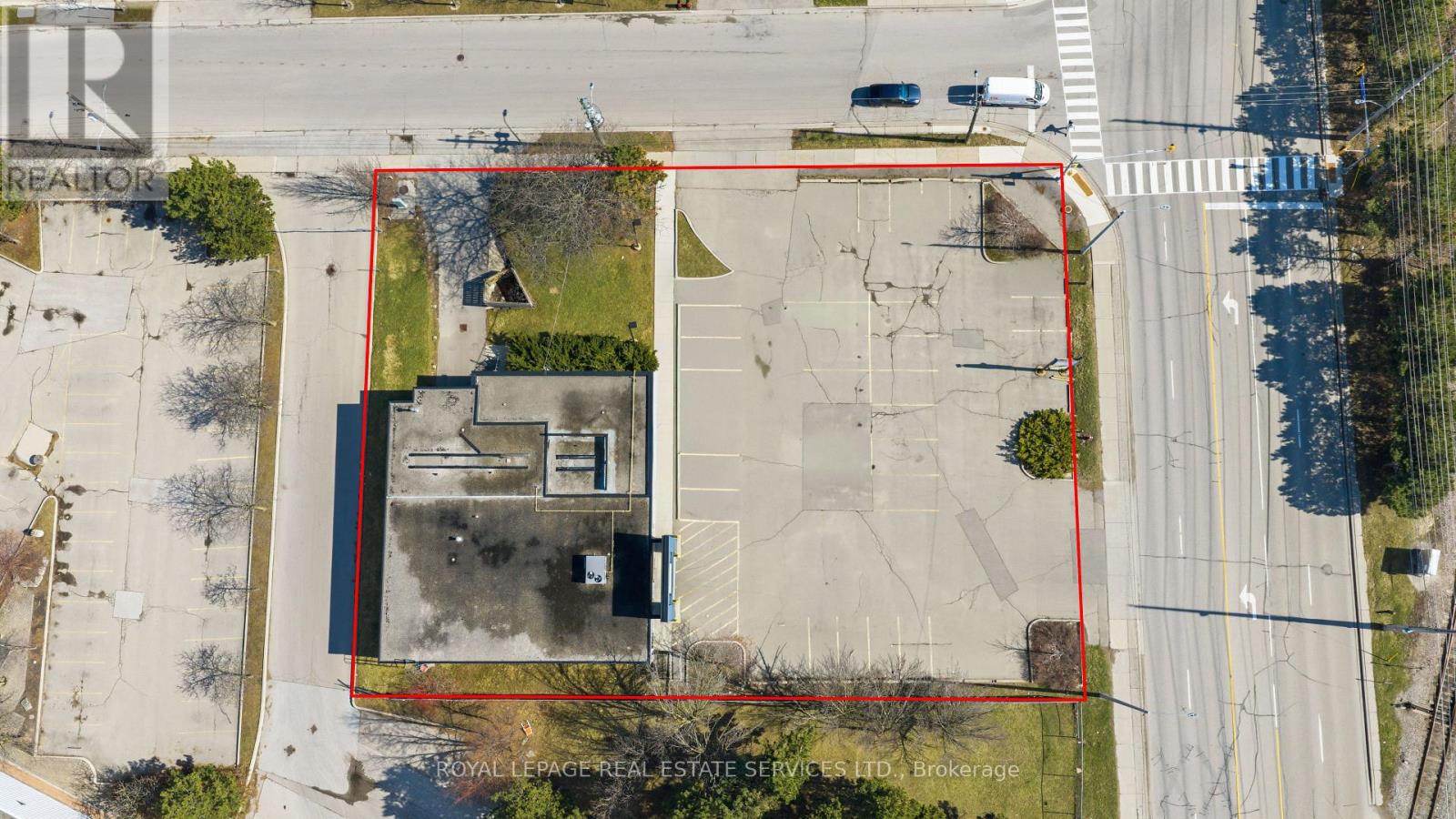 61 Queen Street N, Mississauga, Ontario  L5N 1A4 - Photo 2 - W13200232