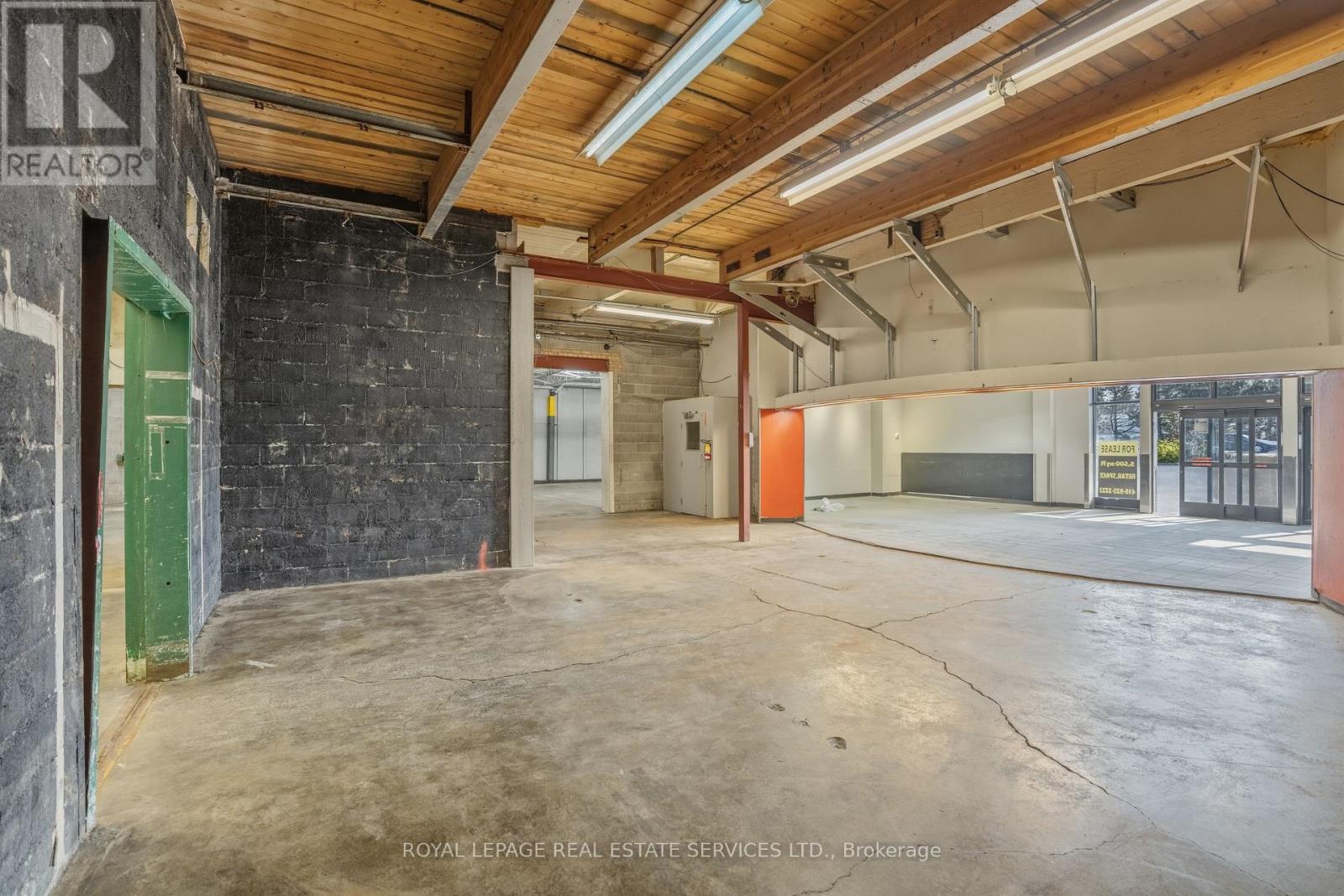 61 Queen Street N, Mississauga, Ontario  L5N 1A4 - Photo 25 - W13200232