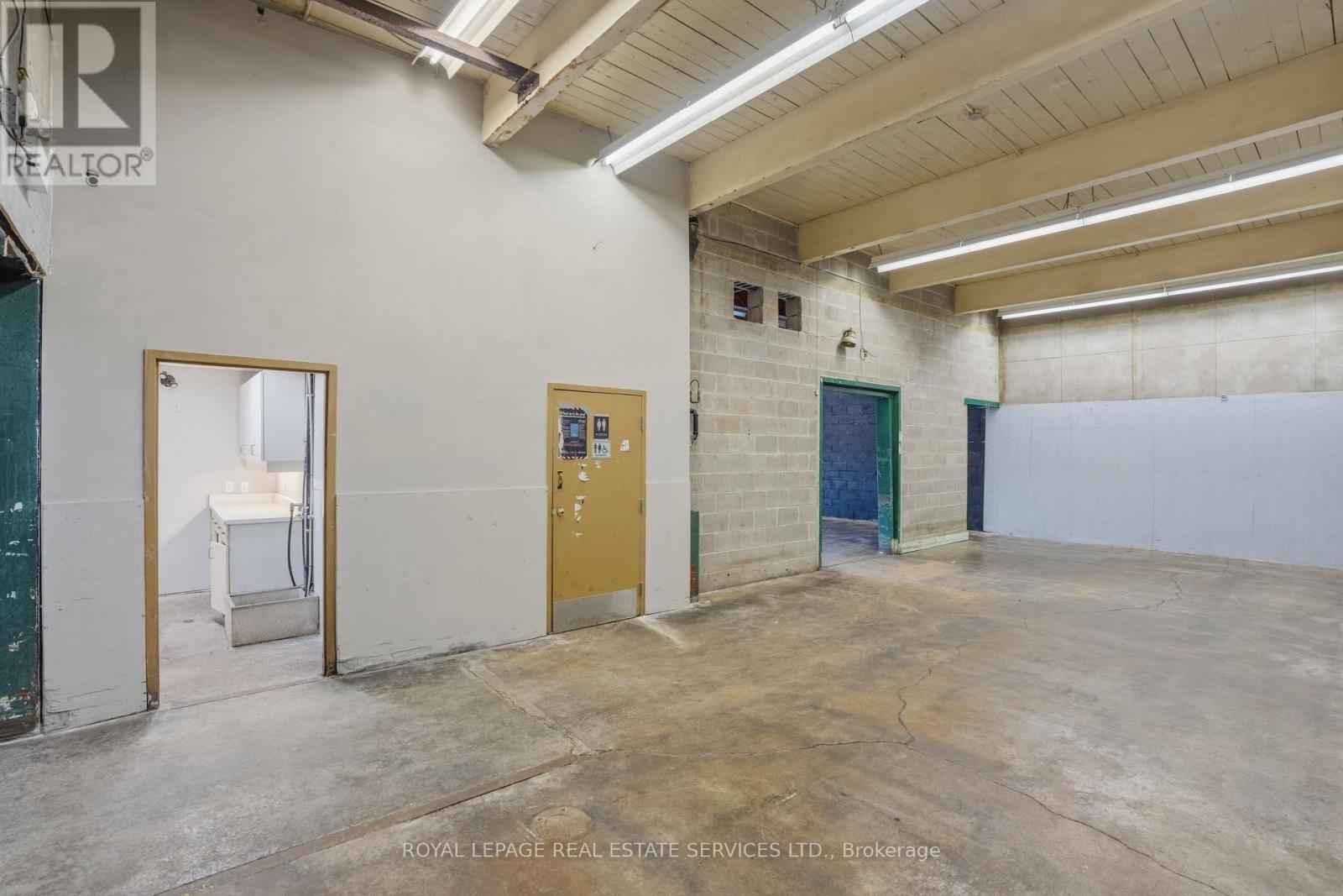 61 Queen Street N, Mississauga, Ontario  L5N 1A4 - Photo 29 - W13200232