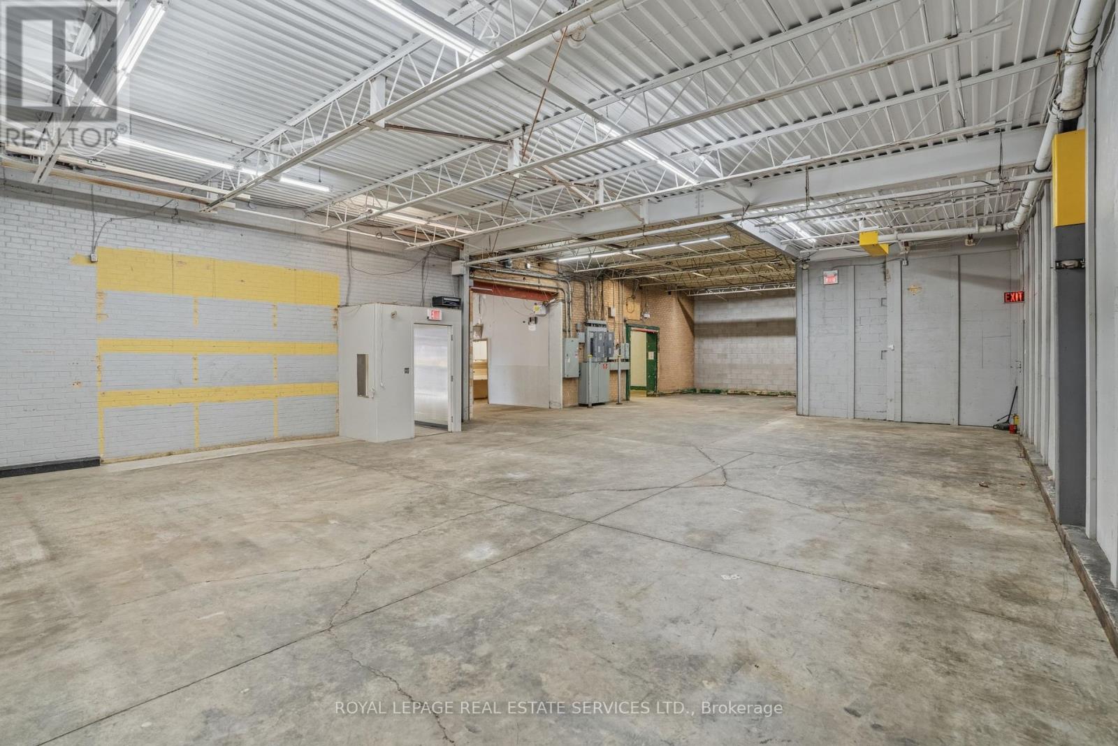 61 Queen Street N, Mississauga, Ontario  L5N 1A4 - Photo 34 - W13200232