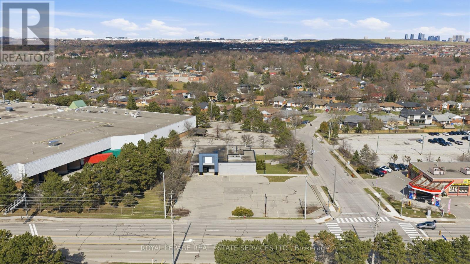 61 Queen Street N, Mississauga, Ontario  L5N 1A4 - Photo 6 - W13200232