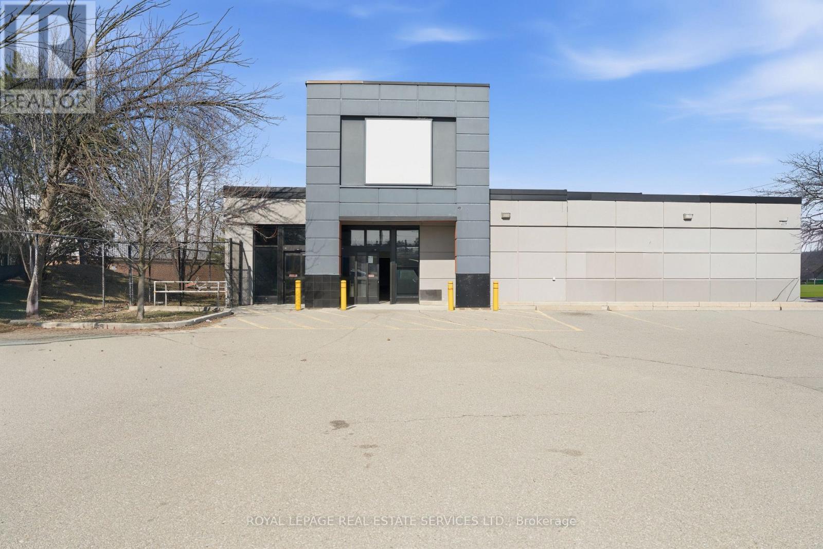 61 Queen Street N, Mississauga, Ontario  L5N 1A4 - Photo 8 - W13200232