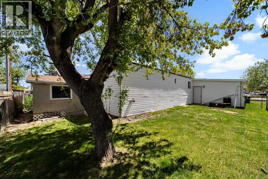 4804c 54 Avenue, Camrose, Alberta  T4V 3A4 - Photo 4 - A2314404