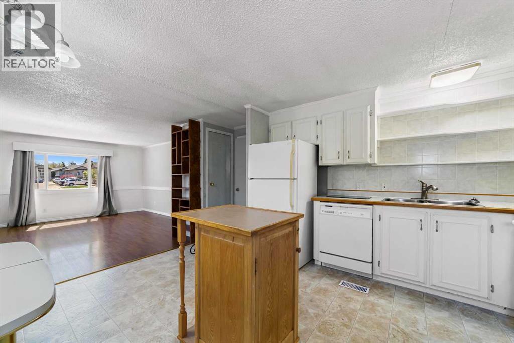 4804c 54 Avenue, Camrose, Alberta  T4V 3A4 - Photo 11 - A2314404