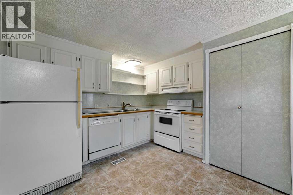 4804c 54 Avenue, Camrose, Alberta  T4V 3A4 - Photo 12 - A2314404