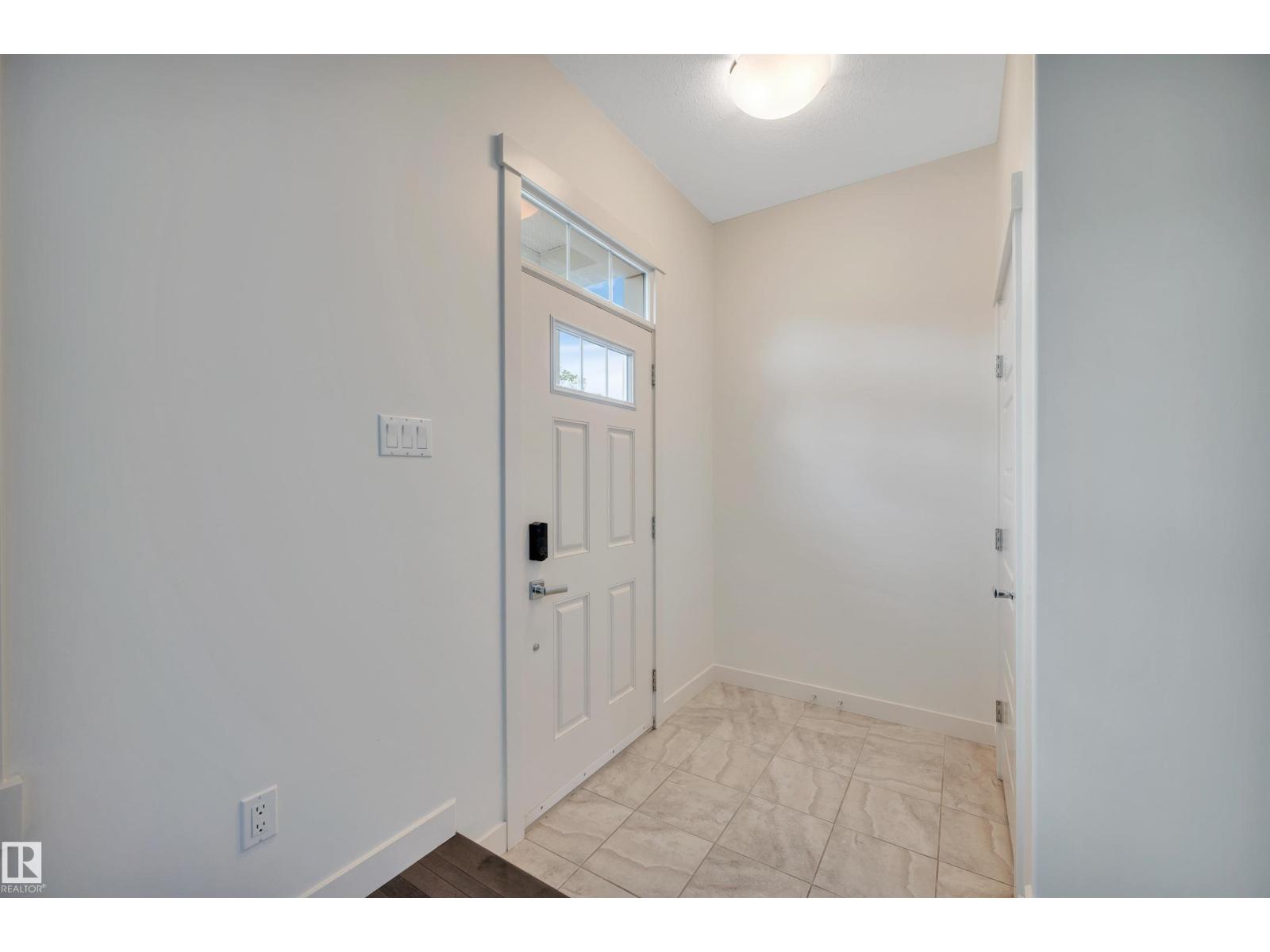 908 Valour Wy Nw, Edmonton, Alberta  T5E 6S1 - Photo 4 - E4490184