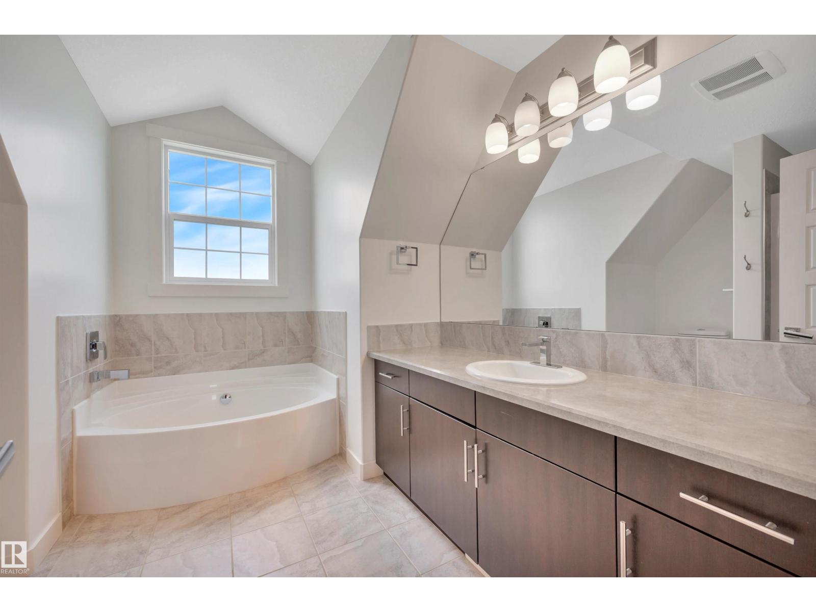 908 Valour Wy Nw, Edmonton, Alberta  T5E 6S1 - Photo 39 - E4490184