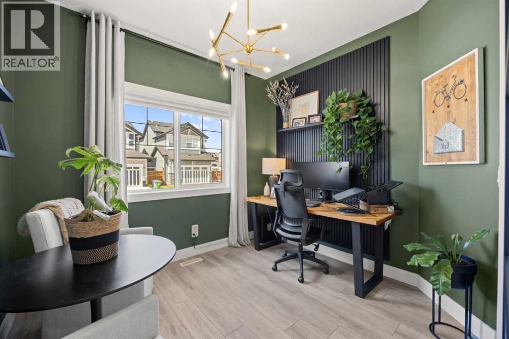 141 Magnolia Manor SE, Calgary, Alberta  T3M 3H9 - Photo 4 - A2314318