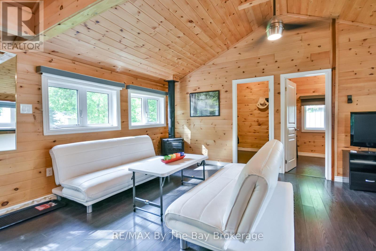 578 Oxbow Park Drive, Wasaga Beach, Ontario L9Z 2T8 - Photo 10 - S13201296