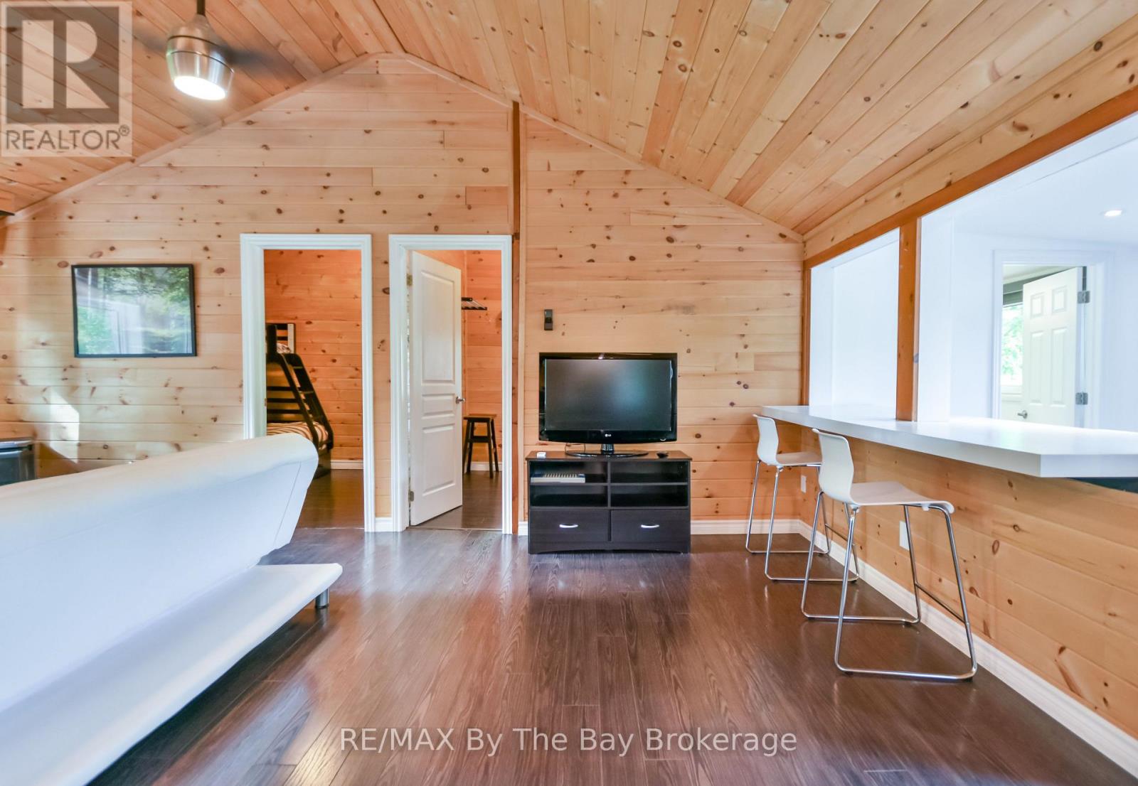578 Oxbow Park Drive, Wasaga Beach, Ontario L9Z 2T8 - Photo 11 - S13201296