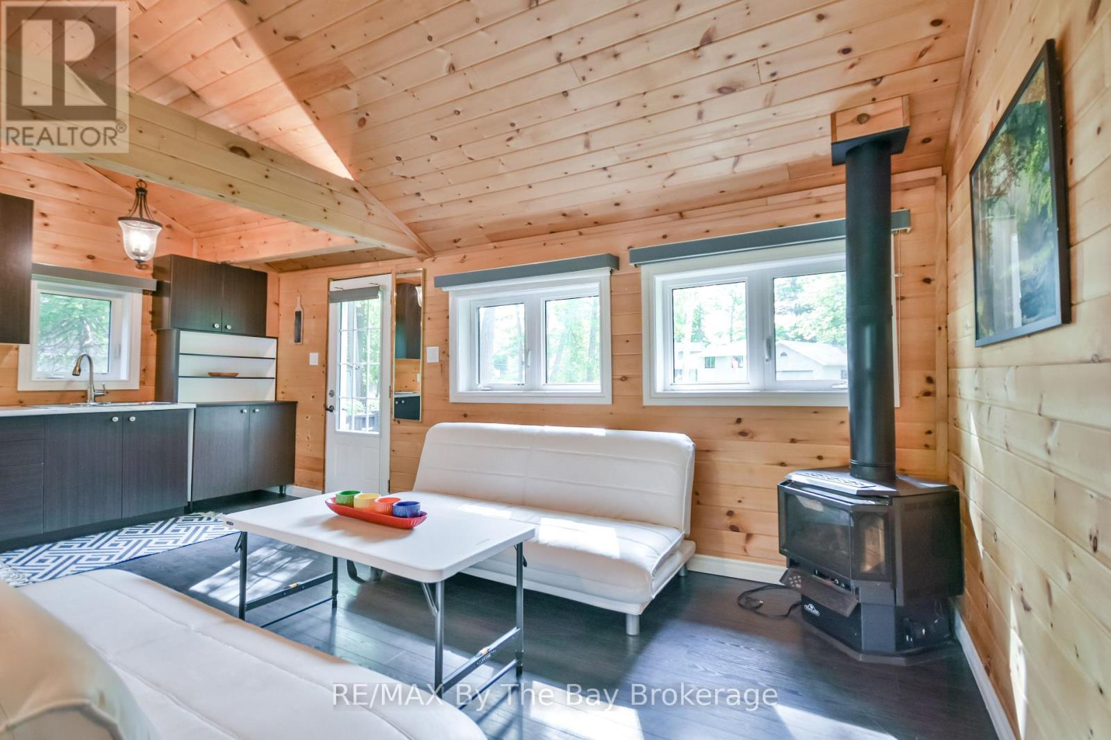 578 Oxbow Park Drive, Wasaga Beach, Ontario L9Z 2T8 - Photo 12 - S13201296