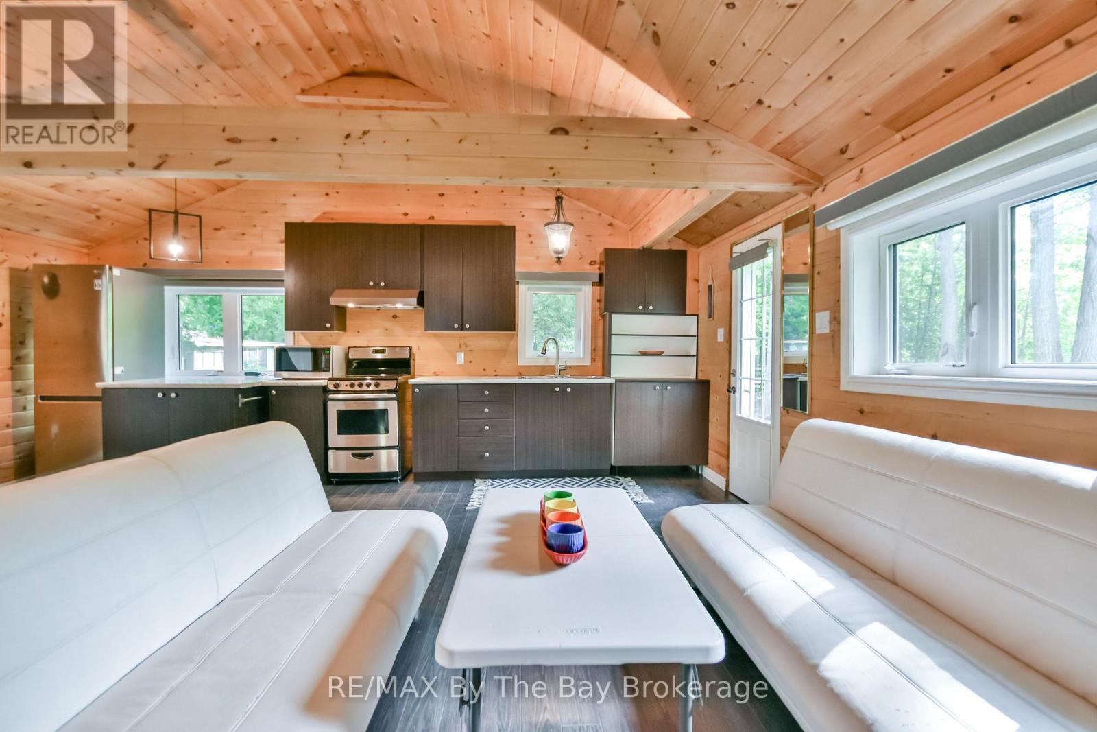 578 Oxbow Park Drive, Wasaga Beach, Ontario L9Z 2T8 - Photo 13 - S13201296