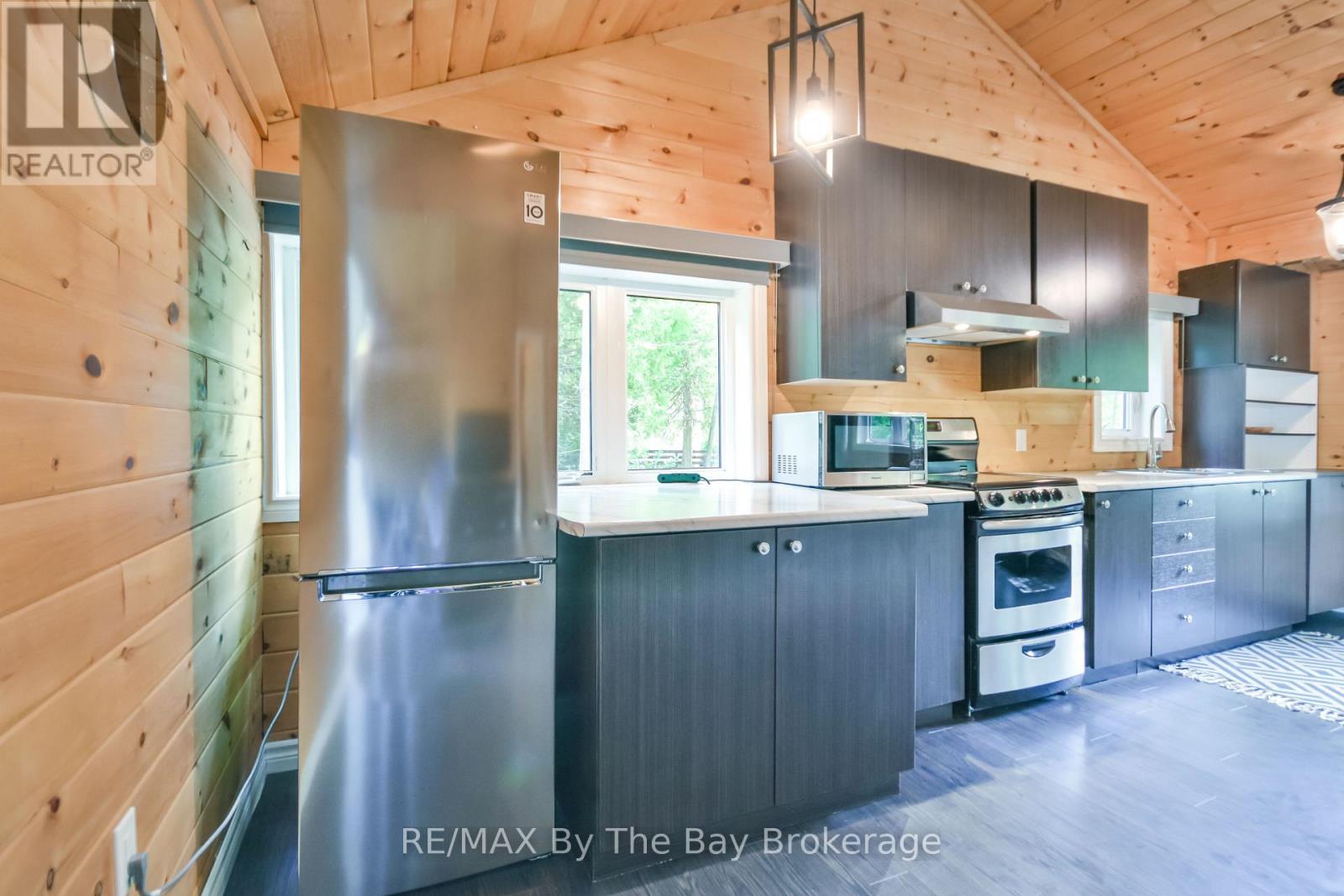 578 Oxbow Park Drive, Wasaga Beach, Ontario L9Z 2T8 - Photo 14 - S13201296