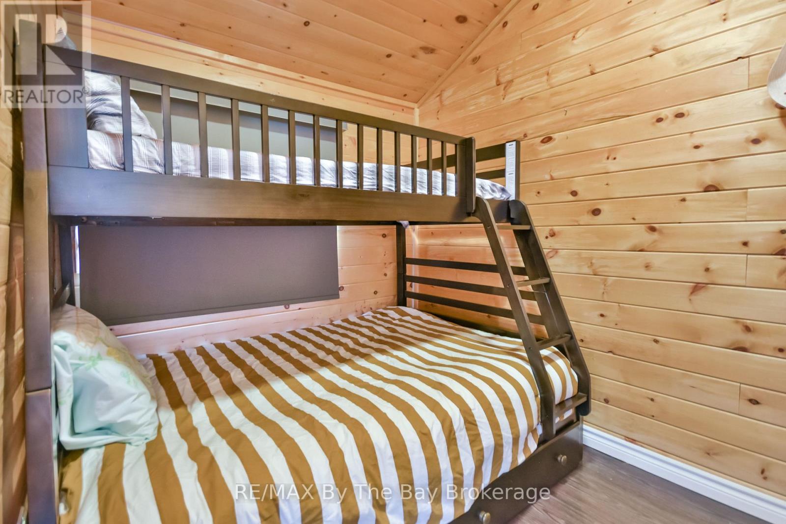 578 Oxbow Park Drive, Wasaga Beach, Ontario L9Z 2T8 - Photo 17 - S13201296