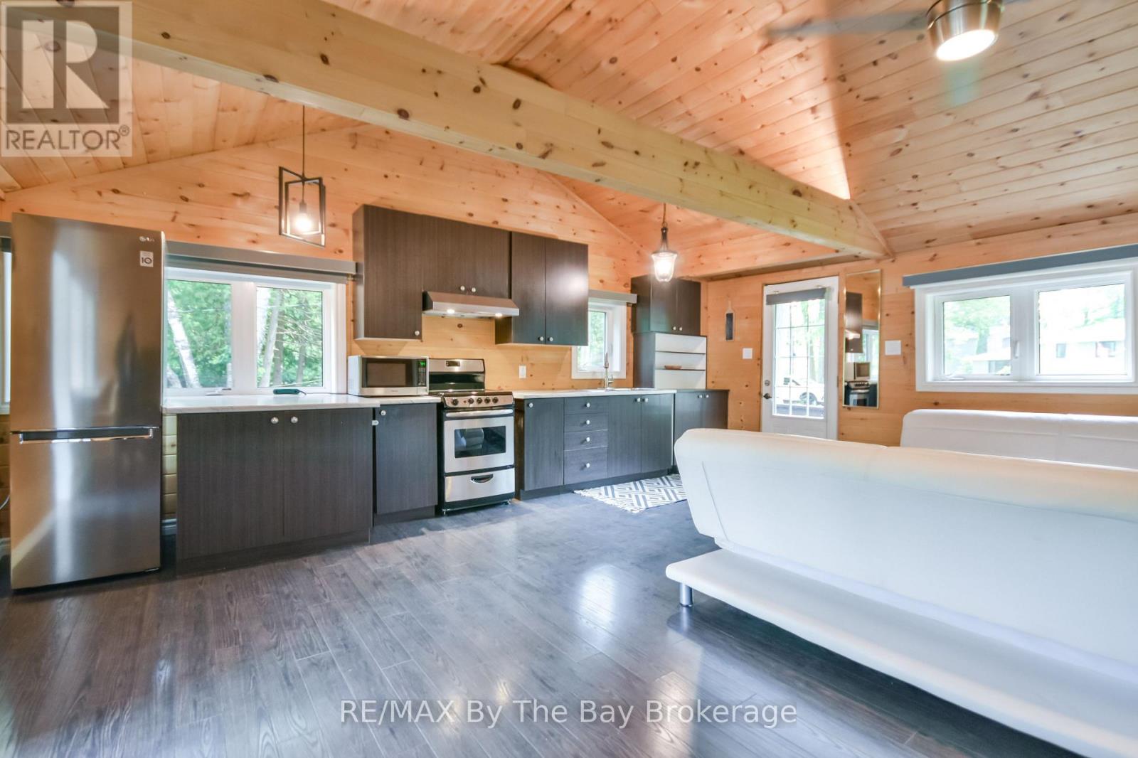 578 Oxbow Park Drive, Wasaga Beach, Ontario L9Z 2T8 - Photo 5 - S13201296